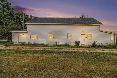 117 S B St, Trufant, MI 49347