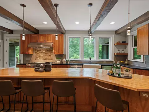 Kitchen - 3867 Hawk Crest Rd, Ann Arbor, MI 48103 photo 5 of 9