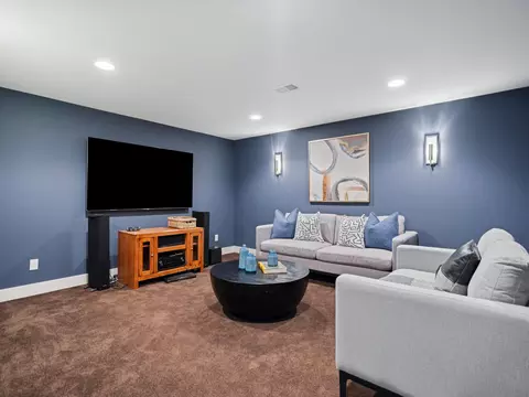 Living - 3867 Hawk Crest Rd, Ann Arbor, MI 48103 photo 11 of 11