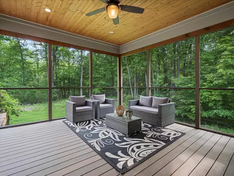 Exterior - 3867 Hawk Crest Rd, Ann Arbor, MI 48103 photo 6 of 12