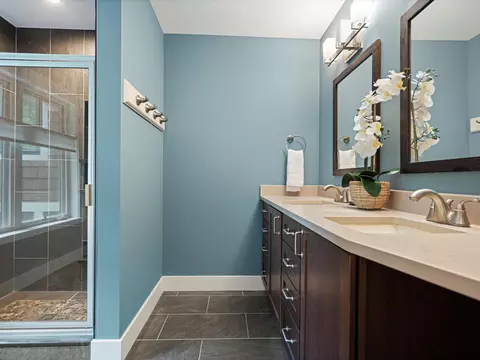 Bath - 3867 Hawk Crest Rd, Ann Arbor, MI 48103 photo 7 of 8