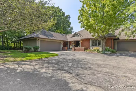 3455 Charlevoix Dr SE, Grand Rapids, MI 49546