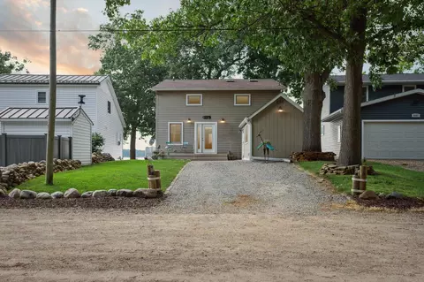 5090 Schrah Dr, Munith, MI 49259