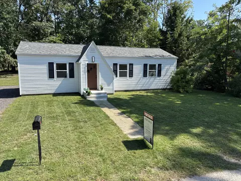 1417 Carleton St, Whitehall, MI 49461 photo 3