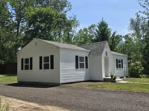 1417 Carleton St, Whitehall, MI 49461 photo 5