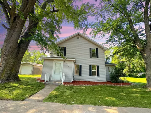 1006 Madison St, Three Rivers, MI 49093 photo 2