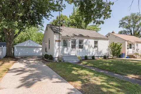 2931 Eastland Rd, Muskegon, MI 49441
