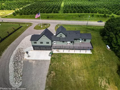 17090 Kenowa Ave, Kent City, MI 49330