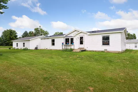 4767 E Haslett Rd, Perry, MI 48872 photo 2
