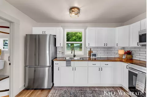 Kitchen - 12230 Mac Dr NE, Belding, MI 48809 photo 3 of 3