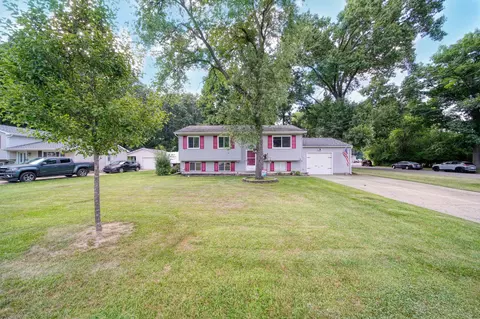 1008 Sunburst Dr, Jackson, MI 49203