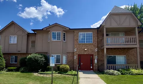 30566 Oakridge Manor Dr #24, Roseville, MI 48066