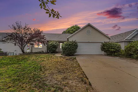 2953 Sunrise Ave, Holland, MI 49424