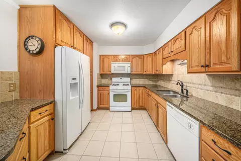Kitchen - 12163 Grandview Dr, Jerome, MI 49249 photo 3 of 3