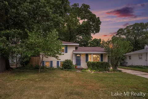 4128 Michael Ave SW, Wyoming, MI 49509