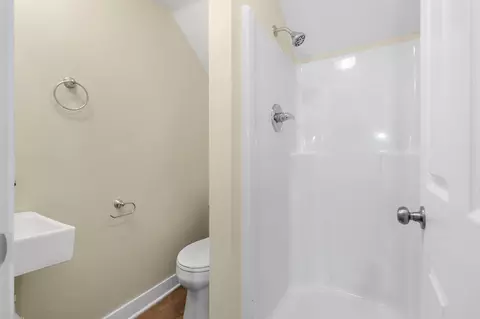 Bath - 5743 107th Ave, Pullman, MI 49450 photo 3 of 4