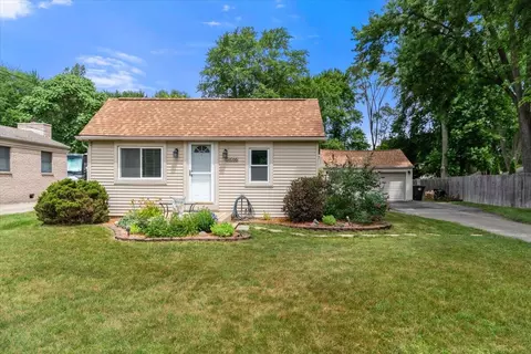 34066 Orangelawn St, Livonia, MI 48150