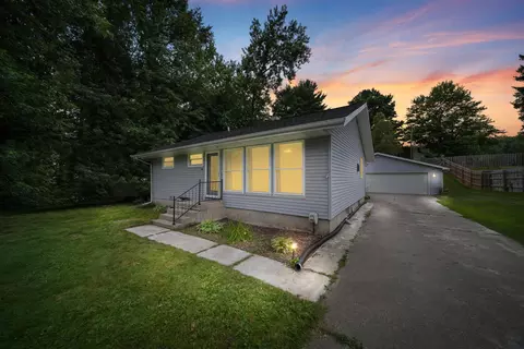 204 Iroquois St, Jackson, MI 49203