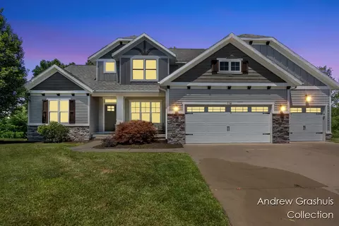 Exterior - 10 Fox Point Ct, Ada, MI 49301 photo 4 of 6