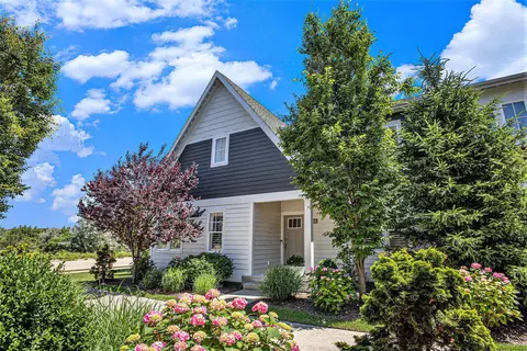 956 Whitwam Dr, St. Joseph, MI 49085