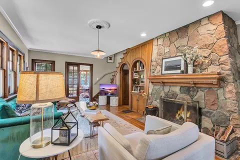 Living - 4500 S Jackson Rd, Jackson, MI 49201 photo 4 of 13