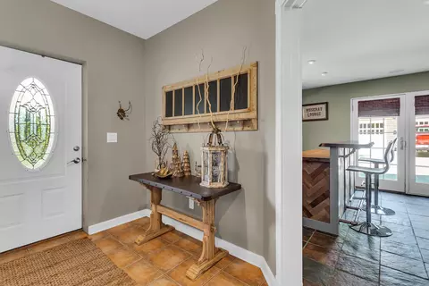Entry Way - 4500 S Jackson Rd, Jackson, MI 49201 photo 2 of 9