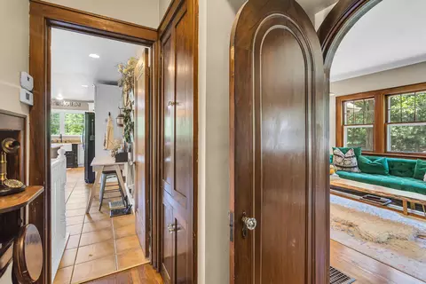 Entry Way - 4500 S Jackson Rd, Jackson, MI 49201 photo 8 of 9