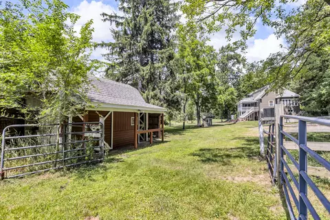 Exterior - 4500 S Jackson Rd, Jackson, MI 49201 photo 6 of 28
