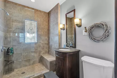 Bath - 4500 S Jackson Rd, Jackson, MI 49201 photo 4 of 7