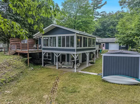 6706 E Carrigan Dr, Newaygo, MI 49337