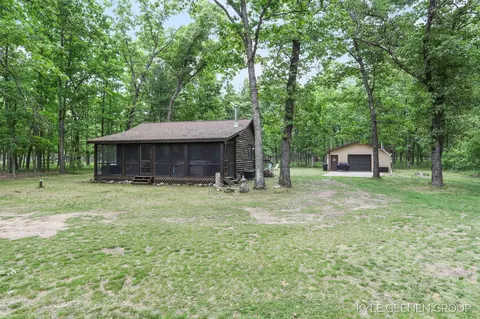 9210 S Star Lake Dr, Baldwin, MI 49304