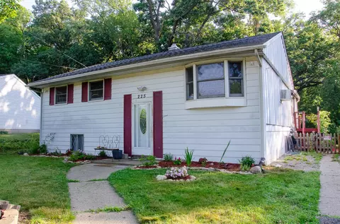 225 Eastwood Dr, Battle Creek, MI 49017