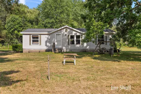 3344 Blackmer Rd, Ravenna, MI 49451