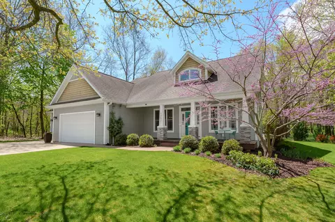 9982 Sea Breeze Ct, Portage, MI 49002