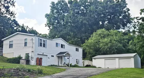 227 W Nelson St, Hastings, MI 49058