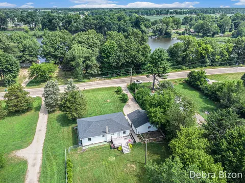 View/Area - 17929 S River Rd, Three Rivers, MI 49093 photo 1 of 2