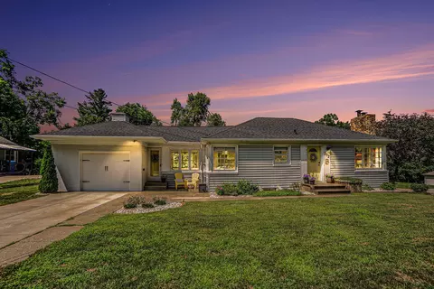 212 Evelyn Ave, Kalamazoo, MI 49001