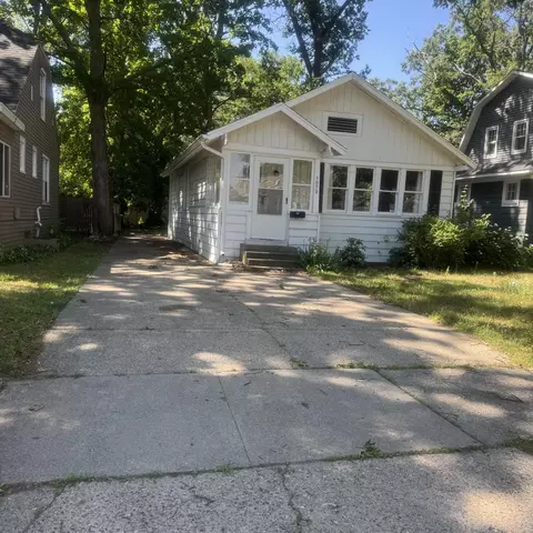 1073 Ada Ave, Muskegon, MI 49442