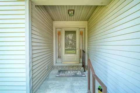 Entry Way - 1771 N Sutton Rd, Jackson, MI 49202 photo 1 of 3