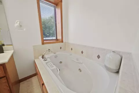 Bath - 1771 N Sutton Rd, Jackson, MI 49202 photo 2 of 2