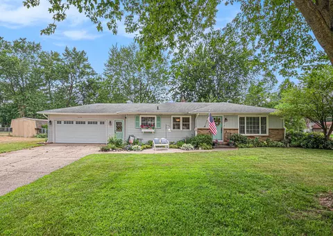 7475 21st Ave, Jenison, MI 49428