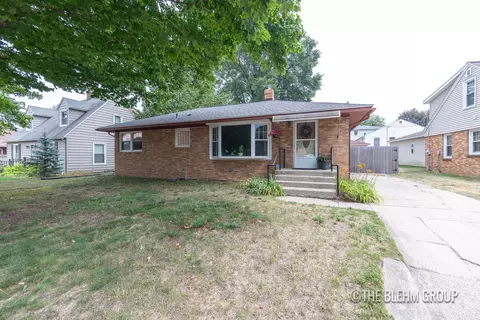 544 Shawmut Blvd NW, Grand Rapids, MI 49504