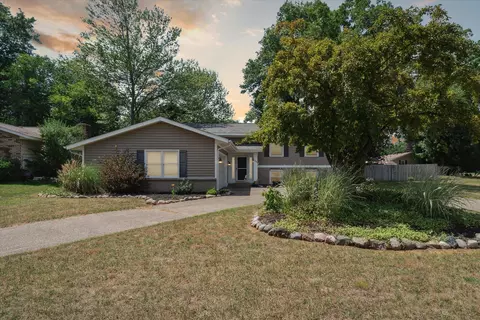 7941 Kinmont Ct, Jenison, MI 49428
