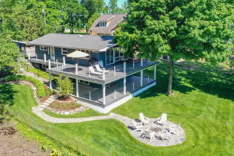 60759 Beechwood Ln, Cassopolis, MI 49031