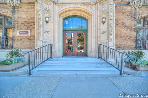 297 W Clay Ave #208, Muskegon, MI 49440