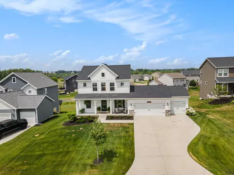 7535 Rivertrail Ct, Zeeland, MI 49464