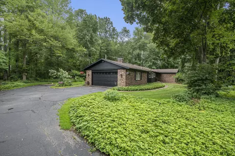 1910 Forest Shores Dr SE, Grand Rapids, MI 49546
