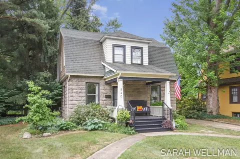 840 Superior St, South Haven, MI 49090