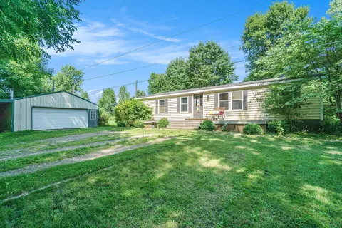 48633 41st St, Paw Paw, MI 49079