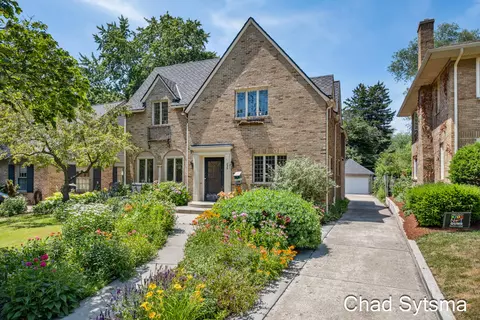 839 Cadillac Dr SE, Grand Rapids, MI 49506